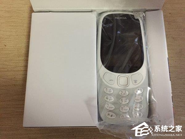 诺基亚3310复刻版灰色开箱上手测评：怀旧经典回归