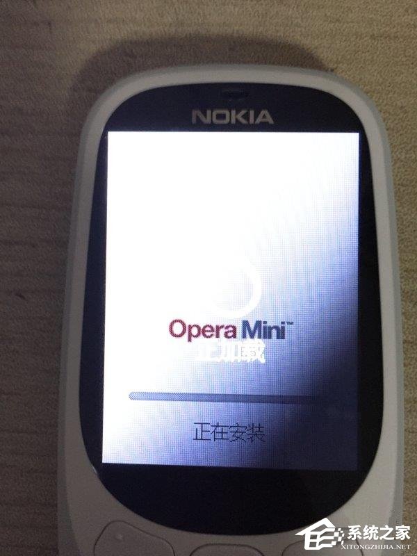 诺基亚3310复刻版灰色开箱上手测评：怀旧经典回归