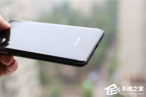 夏普AQUOS S2开箱图赏：异形全面屏设计