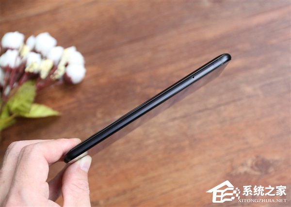夏普AQUOS S2开箱图赏：异形全面屏设计