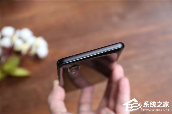 夏普AQUOS S2开箱图赏：异形全面屏设计