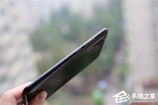 夏普AQUOS S2开箱图赏：异形全面屏设计