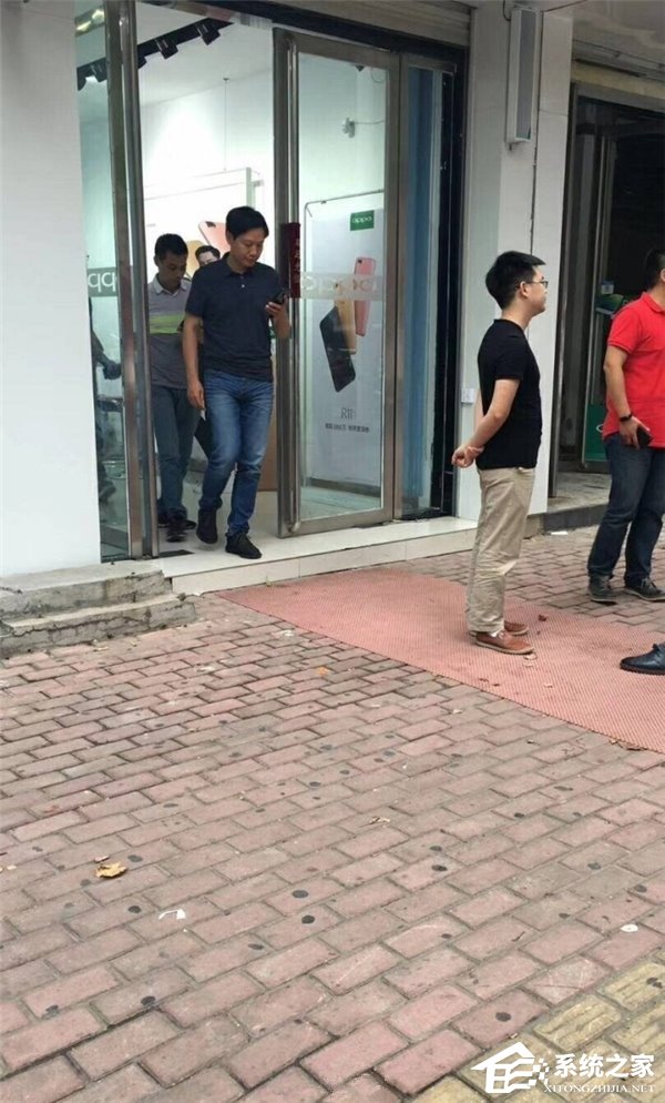 雷军下乡探访Ov手机店:为线下销售学习套路?