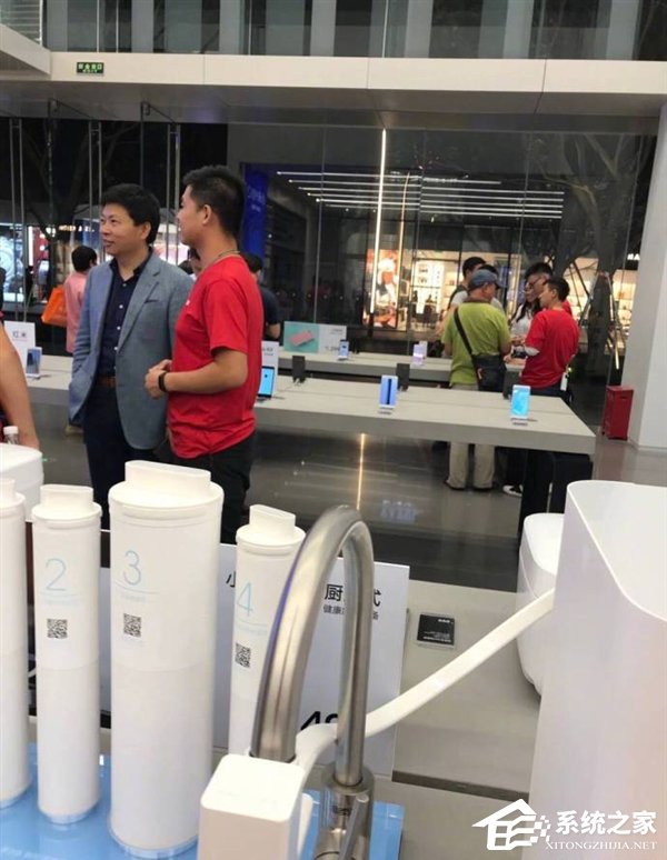 考察“敌”情？余承东在深圳小米之家悄然现身