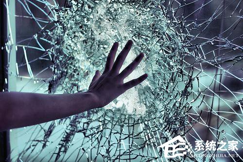 30秒恢复原状！日本研究人员发明可自我愈合的玻璃材料