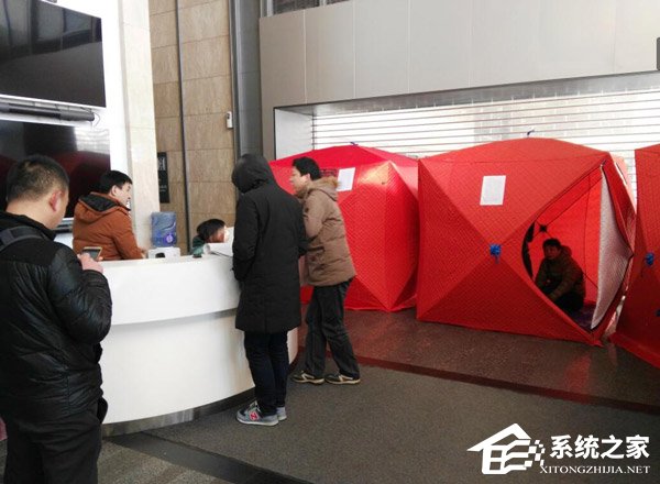 还钱、还手机!乐视大厦再遭二十余家乐视移动供应商围堵