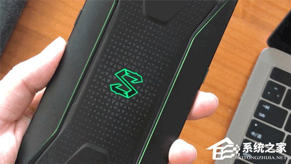 黑鲨和红魔哪个好？黑鲨和红魔游戏手机对比评测
