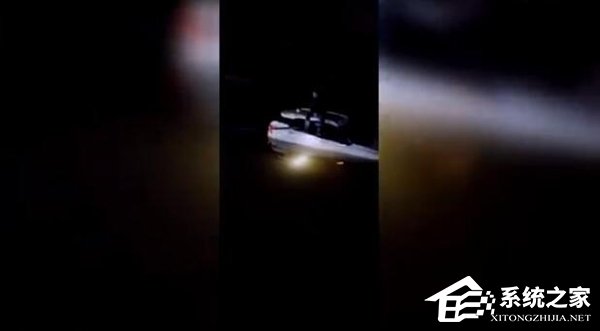 都是导航的“锅”！武汉一男子意外将车开进水塘中