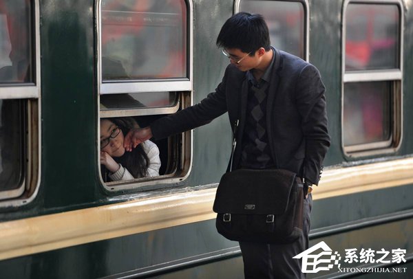 男子春运列车内霸座卖座被行拘