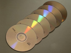 Win7系统电脑DVD光驱不读盘怎么回事？