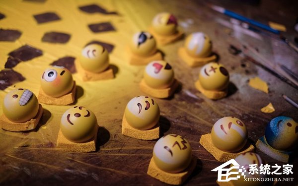 艺术家把emoji表情做成台球：超萌超可爱