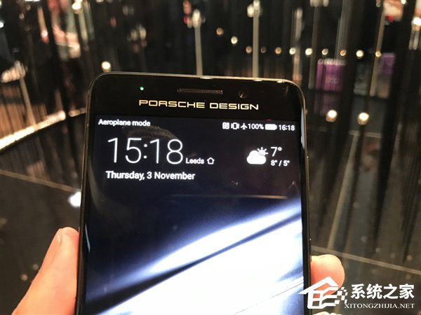 华为Mate9真机展示：金属拉丝超级亮眼