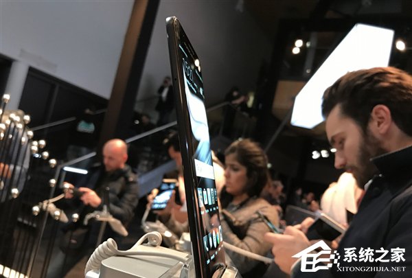 华为Mate9真机展示：金属拉丝超级亮眼