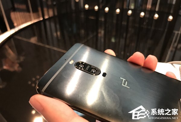 华为Mate9真机展示：金属拉丝超级亮眼