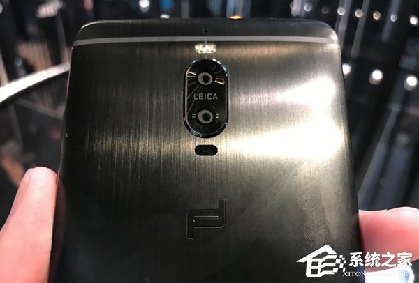 华为Mate9真机展示：金属拉丝超级亮眼
