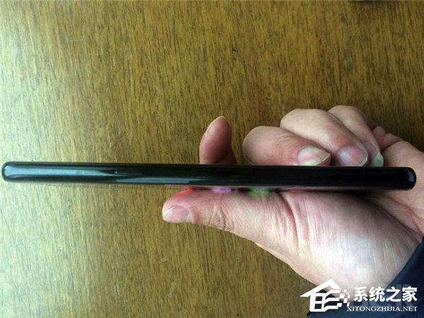 三星S8真机高清大图曝光：开屏效果超震撼