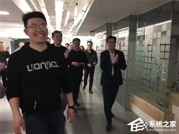 马化腾现身链家网,链家董事长陪同