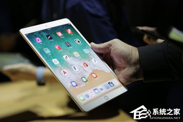 屏幕刷新率高达120赫兹！全新10.5英寸iPad Pro上手图赏
