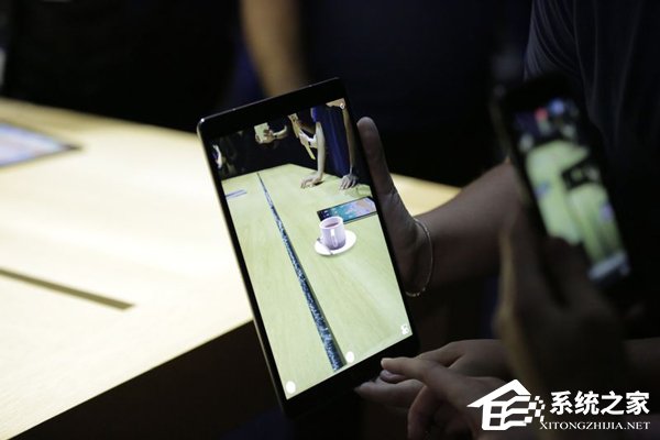 屏幕刷新率高达120赫兹！全新10.5英寸iPad Pro上手图赏