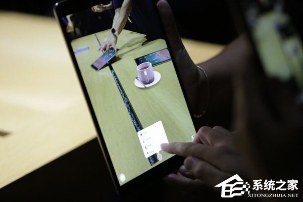 屏幕刷新率高达120赫兹！全新10.5英寸iPad Pro上手图赏