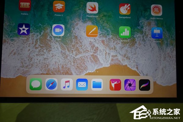 屏幕刷新率高达120赫兹！全新10.5英寸iPad Pro上手图赏