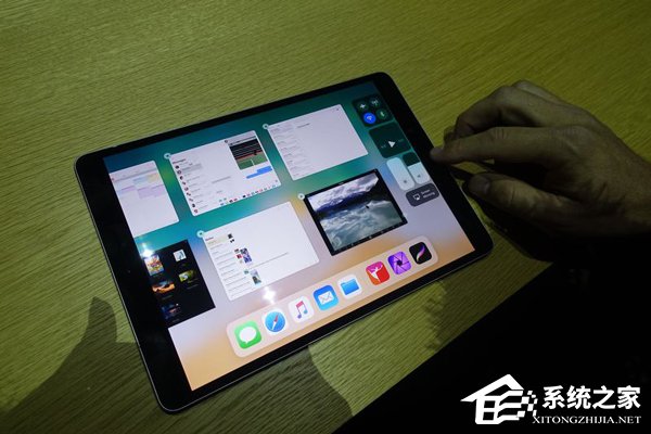 屏幕刷新率高达120赫兹！全新10.5英寸iPad Pro上手图赏