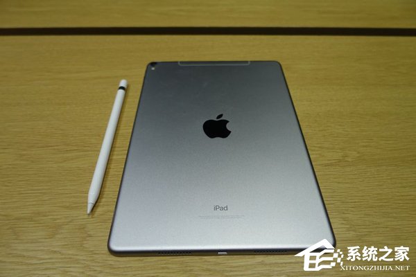 屏幕刷新率高达120赫兹！全新10.5英寸iPad Pro上手图赏