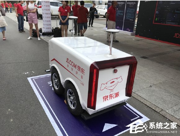 京东配送机器人正式上路：自动规避顺利完成任务