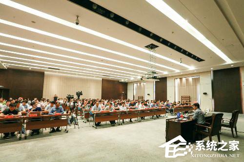 机器人将控制人类？李彦宏：人是无法被机器取代的