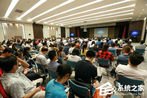 机器人将控制人类？李彦宏：人是无法被机器取代的