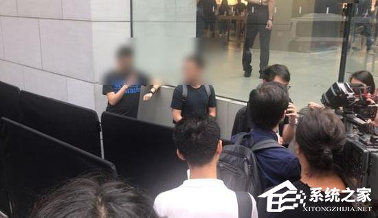 顾客还没员工多！iPhone 8香港首发崩盘