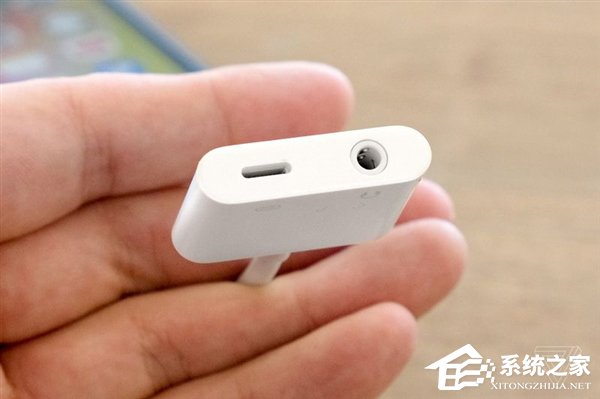 iPhone 7新款转接器发布：同时充电听歌