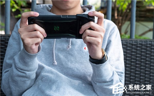 买红魔游戏手机还是黑鲨游戏手机?黑鲨游戏手机和红魔游戏手机对比评测