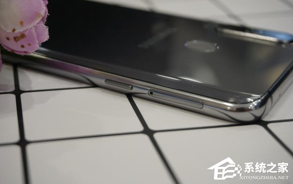 Galaxy A8s手机值得买吗？三星A8s手机上手体验评测