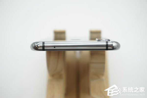 Galaxy A8s手机值得买吗？三星A8s手机上手体验评测