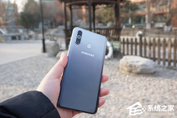 Galaxy A8s手机值得买吗？三星A8s手机上手体验评测
