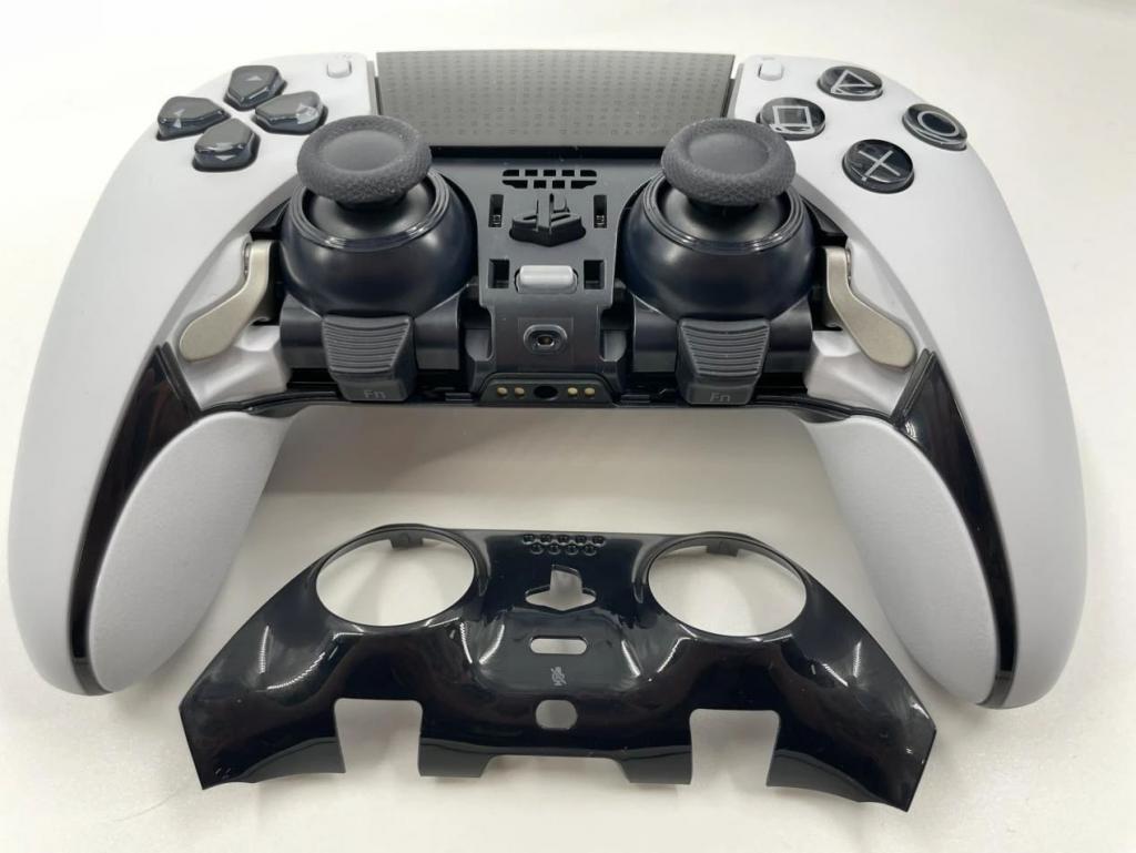 PS5精英手柄开箱:与DualSense手柄外形