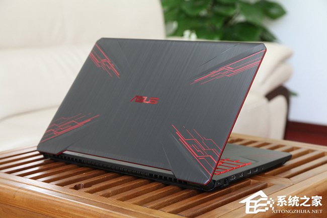 华硕飞行堡垒开机黑屏只有键盘亮的解决