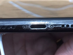 使用不当造成的！苹果工作人员回应iPhone X局部掉漆