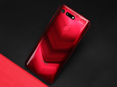 荣耀V20吃鸡好用吗？荣耀V20、小米MIX 3和iPhone XS Max游戏性能对比评测