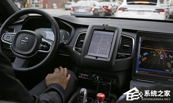 目击者称Uber无人车闯红灯并非人为失误