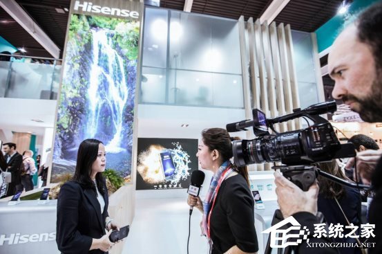 海信双屏手机A2亮相MWC2017:双屏设计备受关注