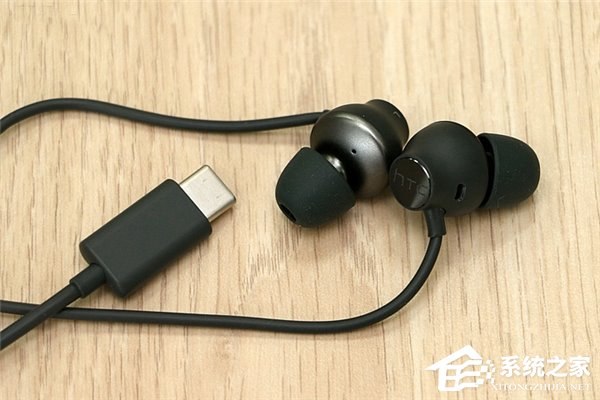 HTC U11开箱图赏：“炫蓝银”闪闪惹人爱