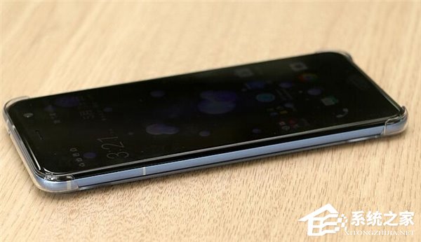 HTC U11开箱图赏：“炫蓝银”闪闪惹人爱