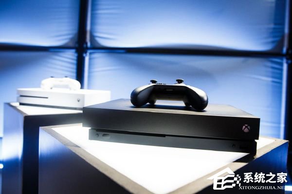 史上最小的Xbox One主机？外媒发布Xbox One X和One S新旧主机对比照