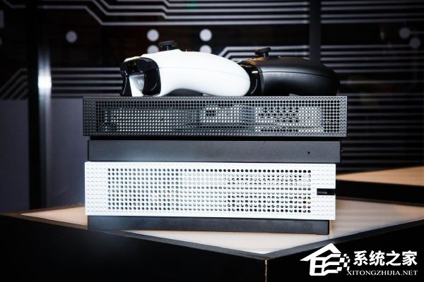 史上最小的Xbox One主机？外媒发布Xbox One X和One S新旧主机对比照