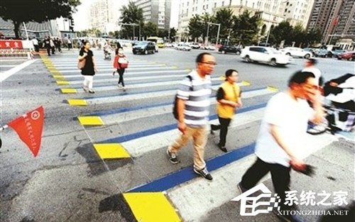 斑马线都搞这么酷炫？北京街头突现3D立体人行横道