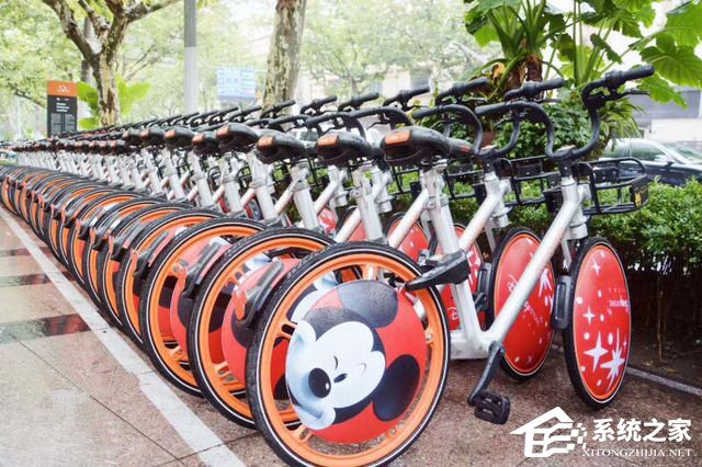 摩拜单车与迪士尼合作：上海街头现身米奇/米妮单车