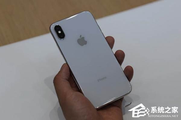 买iPhone8 Plus还是等iPhone X？iPhone X和iPhone8 Plus评测对比