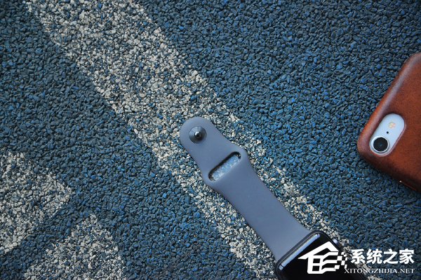 苹果Apple Watch Series 3开箱图赏：抢眼小红点
